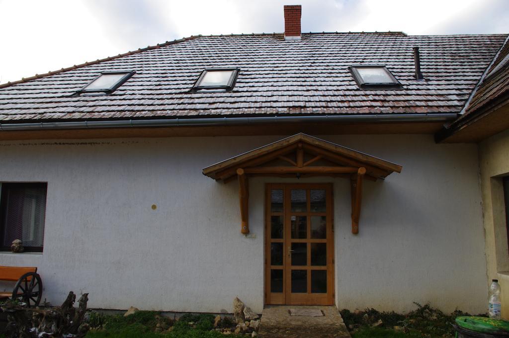 Vadszolo Szallo Es Etterem Bakonybél 외부 사진